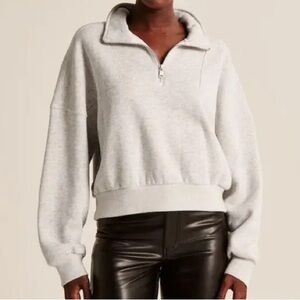 Abercrombie & Fitch Soft Essentials Mini Sunday Crop Half Zip Sweatshirt